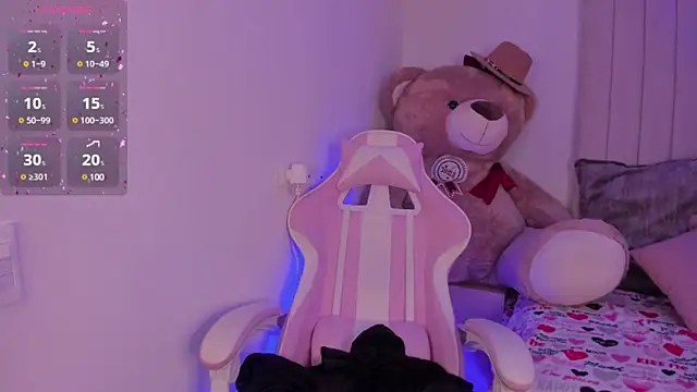 Emilyymilleer  online show from 03/12/25, 04:46