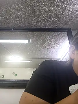 Snapshot of yajahil chatting on 10/29/25, 08:43 yajahil online show from 10/29/25, 08:43