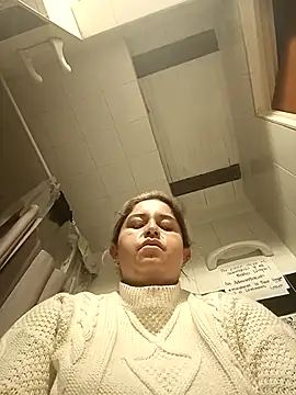 Snapshot of yajahil chatting on 11/16/25, 05:02 yajahil online show from 11/16/25, 05:02