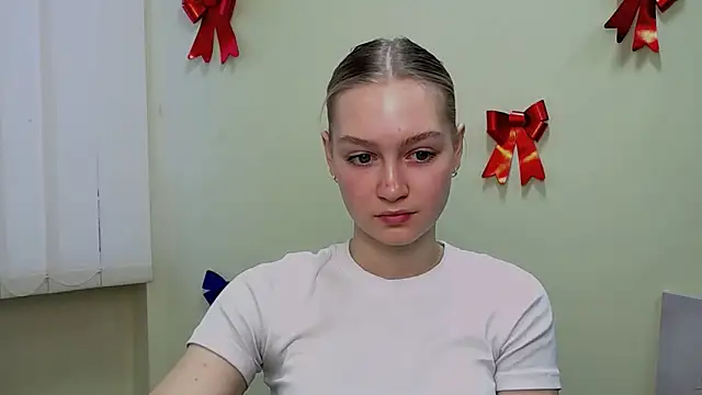 MademoiselleCl online show from 02/25/25, 07:42