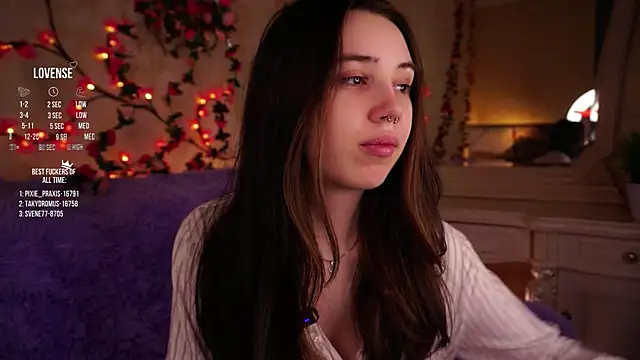 GillianDowdey online show from 10/30/25, 02:46