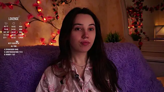 GillianDowdey online show from 11/28/25, 02:58