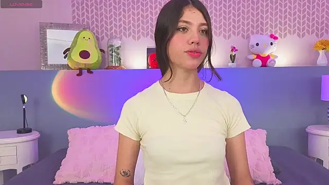 Snapshot of CheryelFox chatting on 07/19/26, 08:12 CheryelFox online show from 07/19/26, 08:12