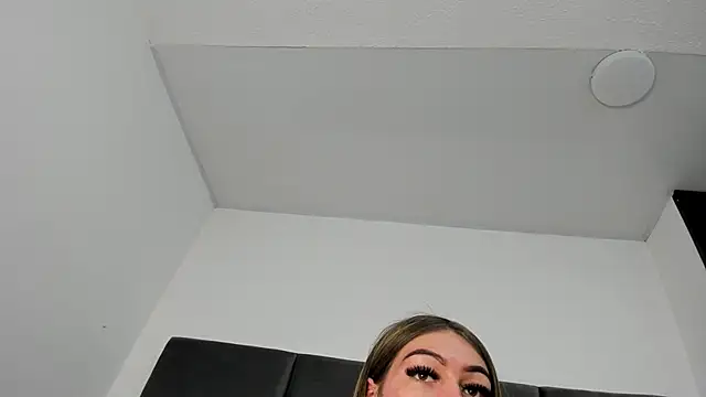 Lizz Luna online show from 10/17/25, 02:19