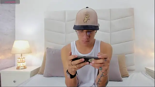 Buda and Cataleya  online show from 03/22/25, 02:03