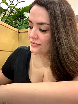 Snapshot of Sophie_Eaton chatting on 09/19/25, 08:31 Sophie Eaton online show from 09/19/25, 08:31