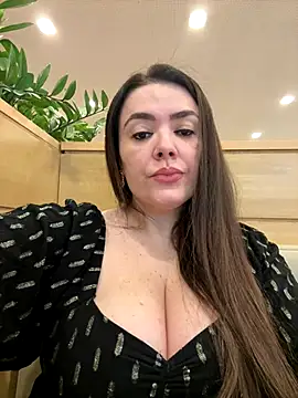 Sophie Eaton online show from 11/11/25, 07:58