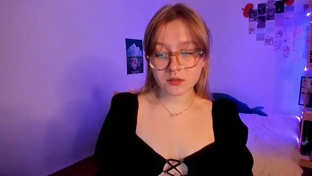 Snapshot of leazy_peazy chatting on 11/19/25, 03:50 leazy peazy online show from 11/19/25, 03:50