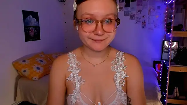 Snapshot of leazy_peazy chatting on 12/03/25, 06:43 leazy peazy online show from 12/03/25, 06:43