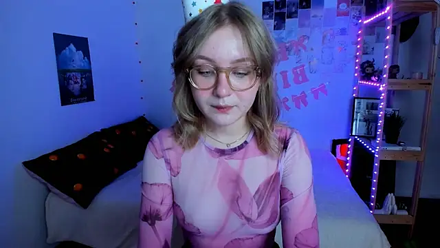 Snapshot of leazy_peazy chatting on 12/17/25, 10:49 leazy peazy online show from 12/17/25, 10:49