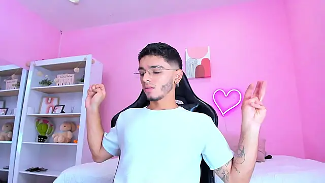 Ian Castillo  online show from 02/20/25, 11:20