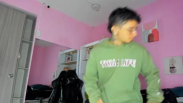 Ian Castillo  online show from 11/19/25, 11:10