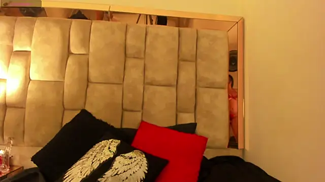 Oliviaa Evans online show from 04/07/26, 02:12