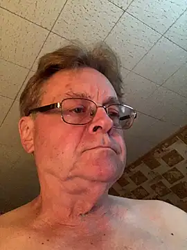 Snapshot of Tonybaloney1972 chatting on 05/20/26, 10:32 Tonybaloney1972 online show from 05/20/26, 10:32