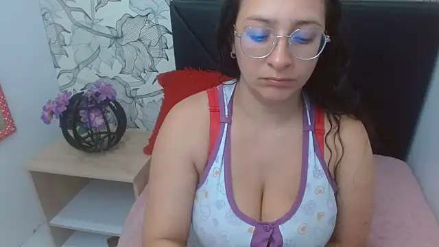 Snapshot of sarax_ximena chatting on 06/18/26, 06:57 sarax ximena online show from 06/18/26, 06:57