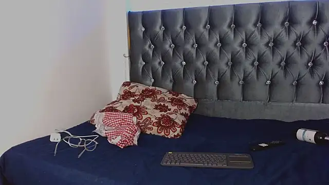 AntonellaAndNoah online show from 03/12/25, 11:12