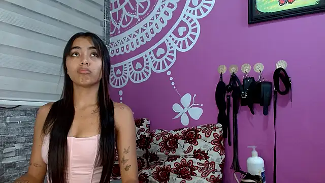 AntonellaAndNoah online show from 02/05/26, 05:23