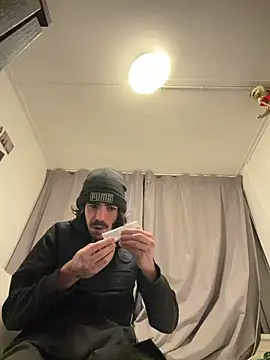 wolfwhite95 online show from 11/07/25, 12:32