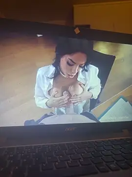 wolfwhite95 online show from 02/12/26, 01:11