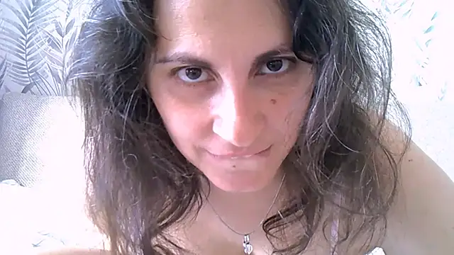 ShelaDiass online show from 10/18/25, 05:43