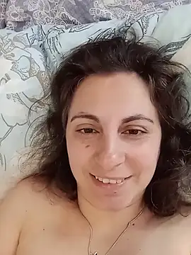 Snapshot of ShelaDiass chatting on 05/17/26, 04:43 ShelaDiass online show from 05/17/26, 04:43