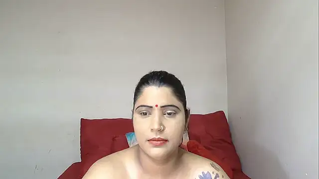 Snapshot of XIndianintimacy chatting on 12/18/24, 09:40 XIndianintimacy online show from 12/18/24, 09:40