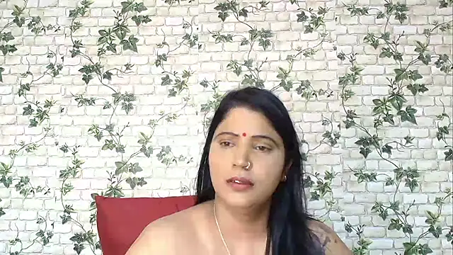 Snapshot of XIndianintimacy chatting on 02/12/25, 09:43 XIndianintimacy online show from 02/12/25, 09:43