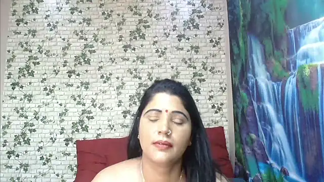Snapshot of XIndianintimacy chatting on 03/22/25, 01:43 XIndianintimacy online show from 03/22/25, 01:43