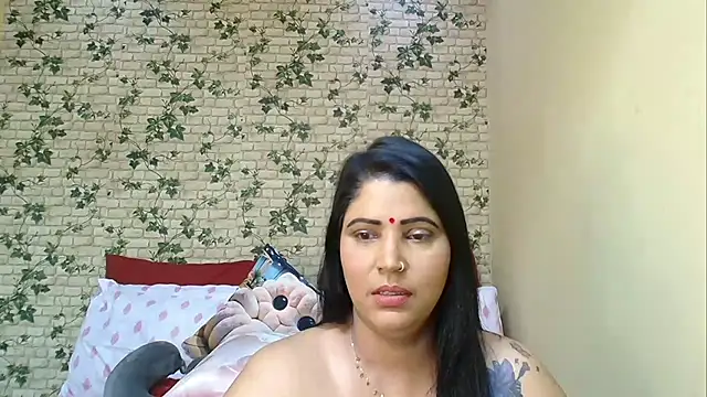 Snapshot of XIndianintimacy chatting on 04/22/26, 07:26 XIndianintimacy online show from 04/22/26, 07:26