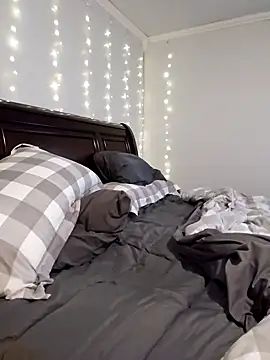 MsShelby40 online show from 12/18/24, 03:22