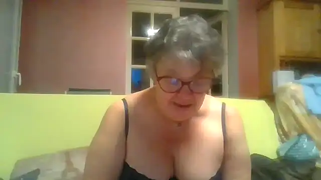 Vandeae44 online show from 04/29/26, 07:20