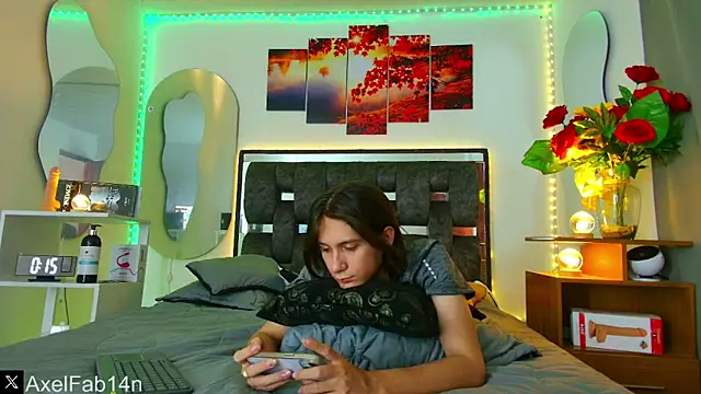 Alex and Fabian online show from 02/11/25, 06:22