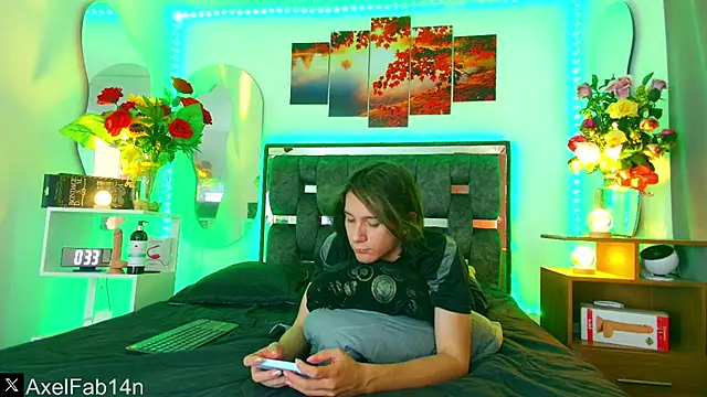 Alex and Fabian online show from 02/18/25, 06:58