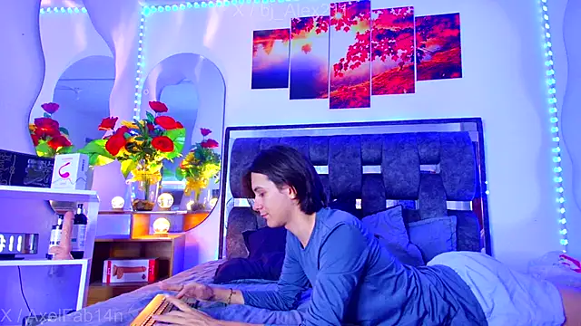 Alex and Fabian online show from 10/13/25, 08:42