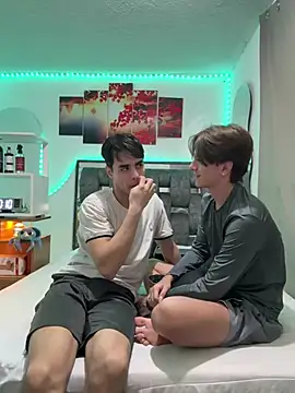 Alex and Fabian online show from 04/21/26, 03:46