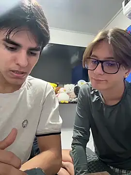 Snapshot of Alex_and_Fabian chatting on 06/21/26, 11:29 Alex and Fabian online show from 06/21/26, 11:29