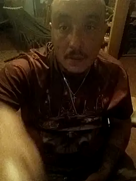 Snapshot of wilsons12 chatting on 06/13/26, 05:27 wilsons12 online show from 06/13/26, 05:27