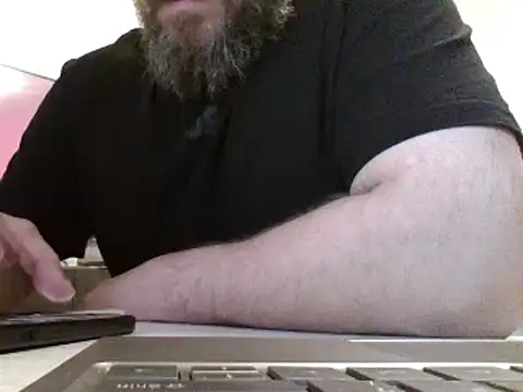 Snapshot of FROL83 chatting on 04/14/26, 04:57 FROL83 online show from 04/14/26, 04:57