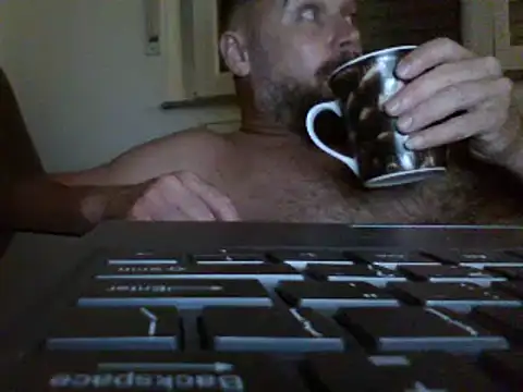 Snapshot of FROL83 chatting on 06/25/26, 08:46 FROL83 online show from 06/25/26, 08:46
