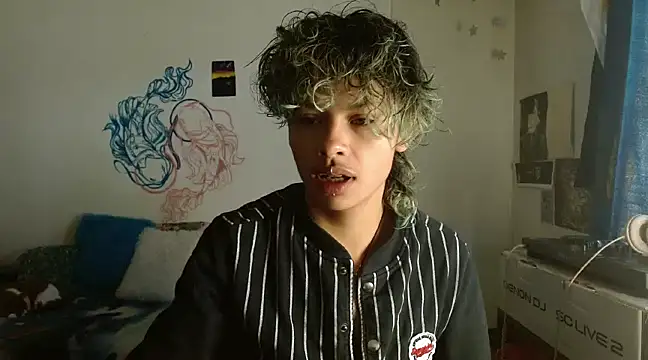 fenixmfx19 online show from 12/26/24, 03:10