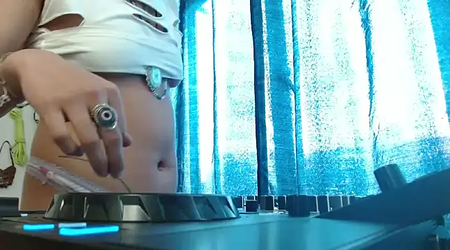 fenixmfx19 online show from 01/09/25, 06:15