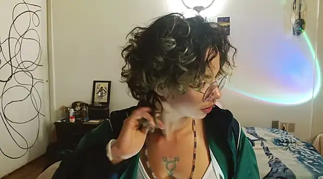 fenixmfx19 online show from 03/11/25, 10:09