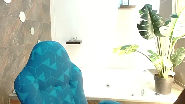 Heidy Wells online show from 04/13/26, 01:27