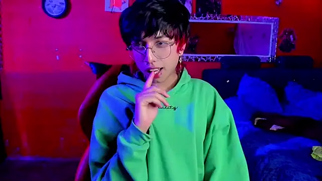 AnggelONfiree online show from 03/10/25, 08:48