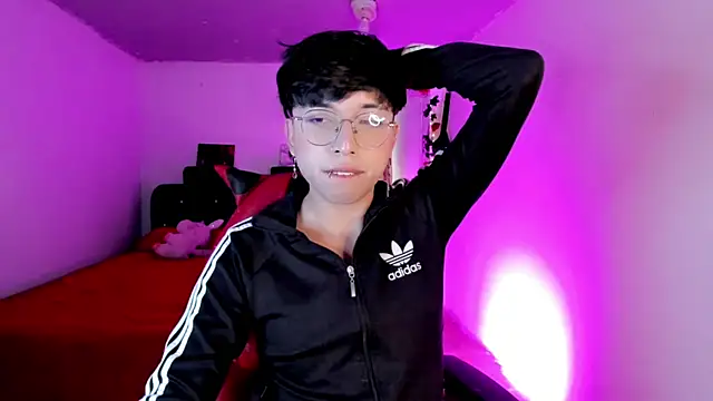 AnggelONfiree online show from 10/31/25, 12:11