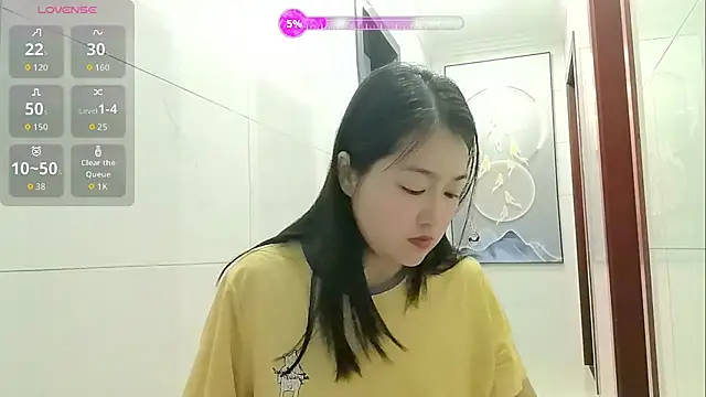 luoxuwen online show from 04/21/26, 12:45