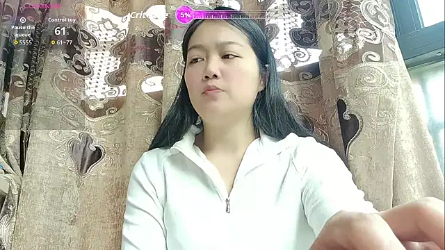 luoxuwen online show from 04/25/26, 12:46