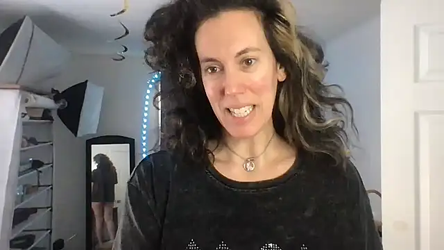 BonfireBonnie online show from 01/14/25, 02:22