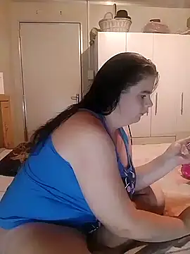 Snapshot of Hornyparratjie chatting on 01/26/25, 08:34 Hornyparratjie online show from 01/26/25, 08:34