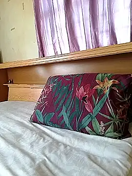 Snapshot of Hornyparratjie chatting on 10/22/25, 10:59 Hornyparratjie online show from 10/22/25, 10:59